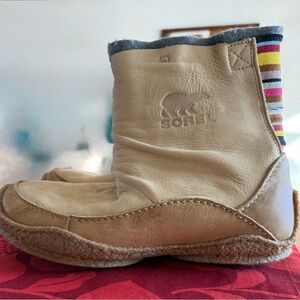 Sorel Cream and Tan Boots with Multicolor Stripes